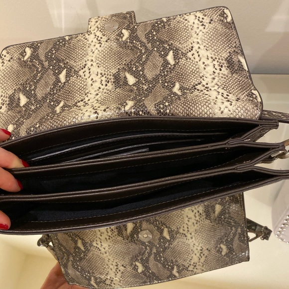 Adjustable bag - Picture 3 of 4